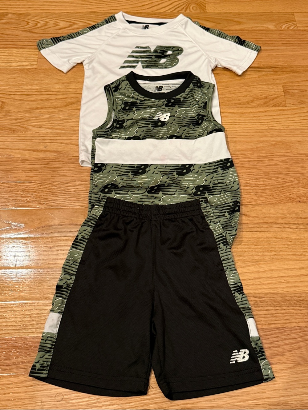 New Balance White & Green Camo Kids 3-Piece Athletic Set